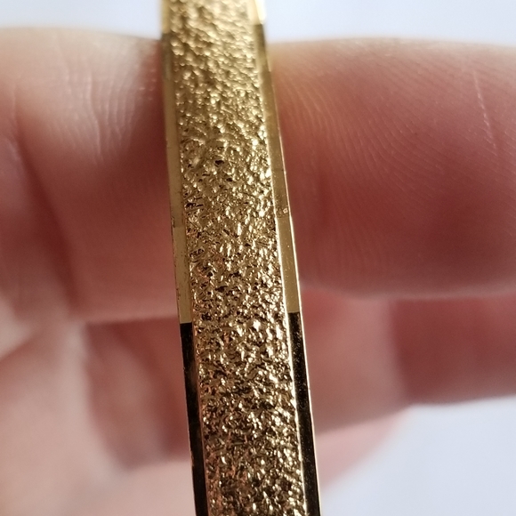 Vintage Monet bracelet gold tone bangle textured beveled - Picture 5 of 9